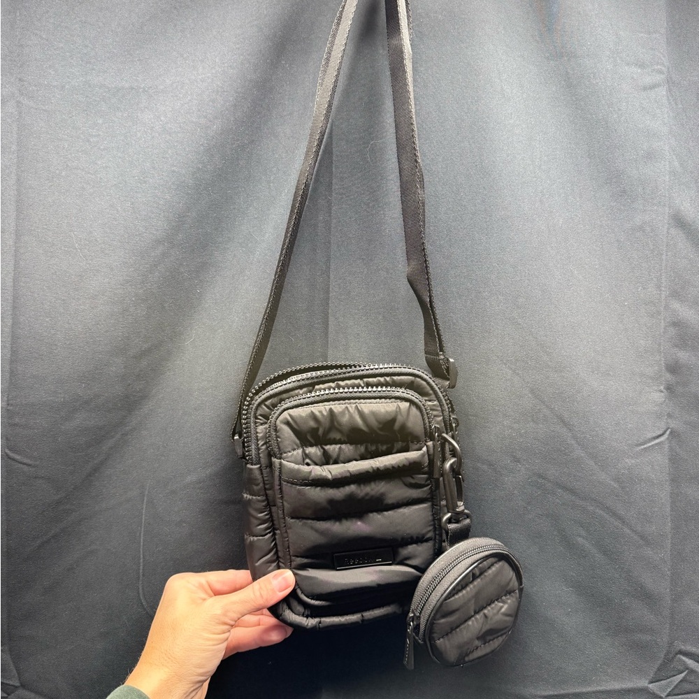 NWOT Reebok Women's Black Quilted Crossbody Bag sling and coin purse (13ad)